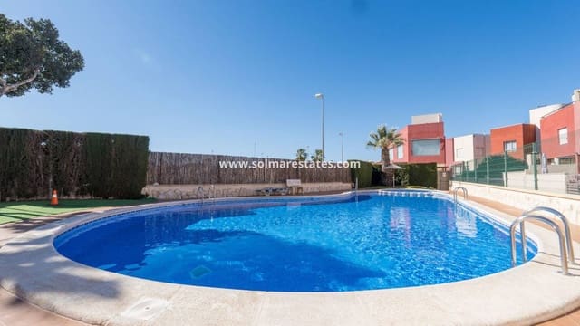 2 Zimmer Doppelhaus zu verkaufen in Villamartin, Orihuela mit Pool - 189.000 € (Ref: 9976681)