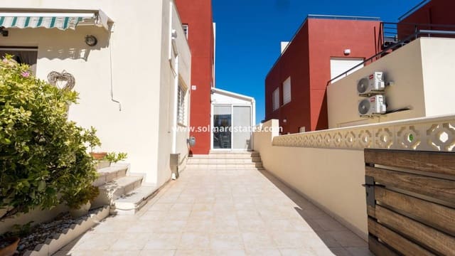 2 Zimmer Doppelhaus zu verkaufen in Villamartin, Orihuela mit Pool - 189.000 € (Ref: 9976681)