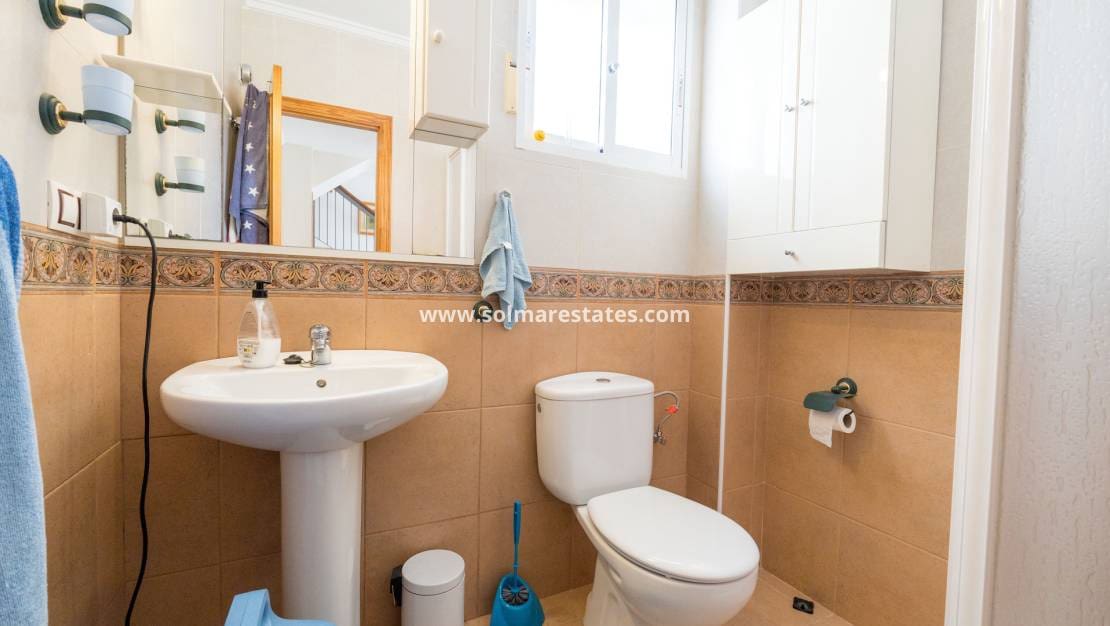 2 bedroom Semi-detached Villa for sale in Villamartin with pool - € 189,000 (Ref: 9976681)