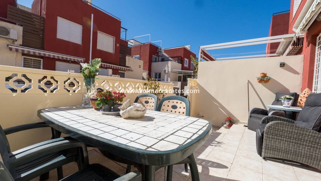 2 bedroom Semi-detached Villa for sale in Villamartin with pool - € 189,000 (Ref: 9976681)