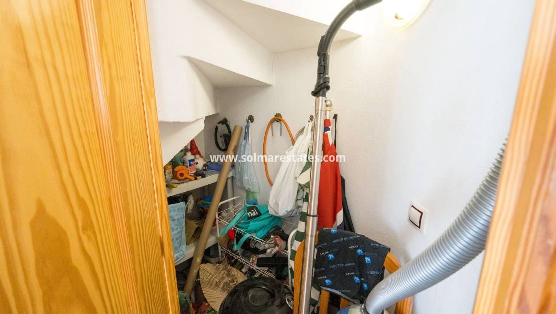 2 bedroom Semi-detached Villa for sale in Villamartin with pool - € 189,000 (Ref: 9976681)