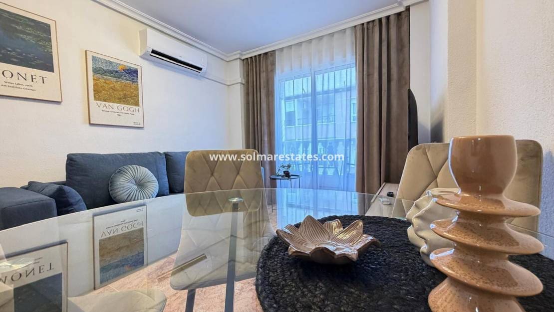 2 Zimmer Apartment zu verkaufen in Torrevieja - 144.900 € (Ref: 9977714)