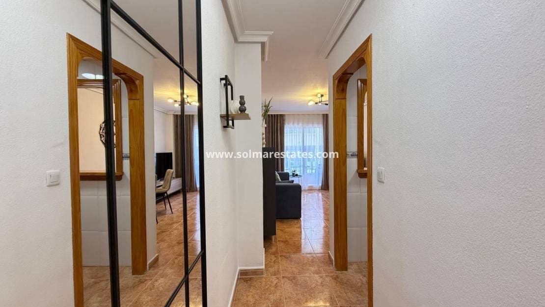 2 Zimmer Apartment zu verkaufen in Torrevieja - 144.900 € (Ref: 9977714)