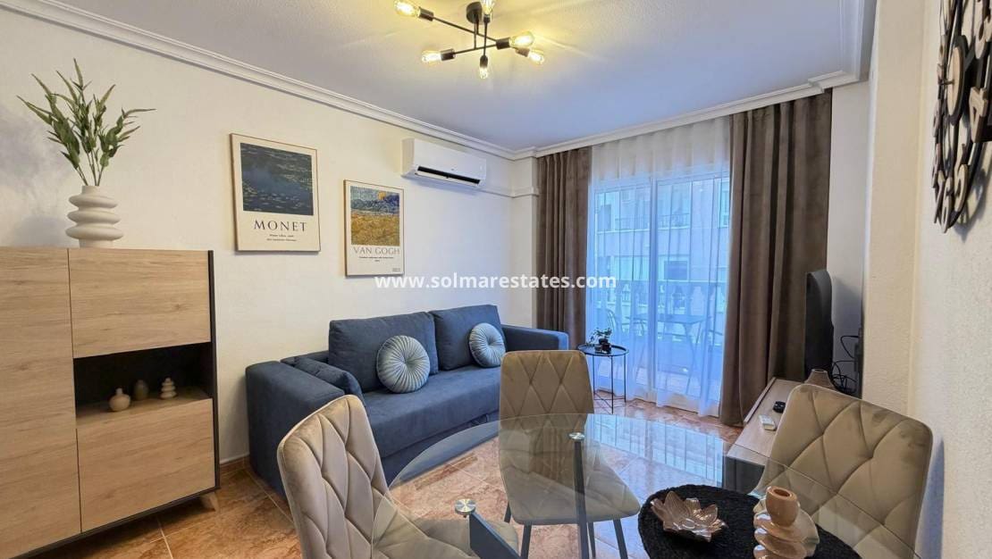 2 Zimmer Apartment zu verkaufen in Torrevieja - 144.900 € (Ref: 9977714)