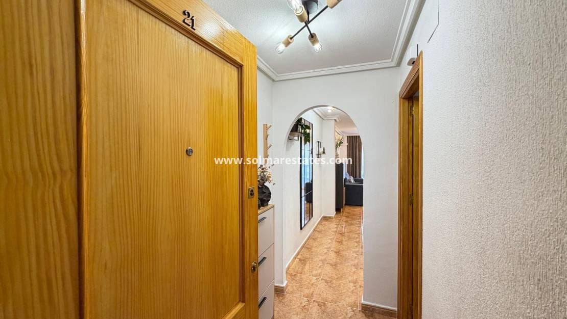 2 Zimmer Apartment zu verkaufen in Torrevieja - 144.900 € (Ref: 9977714)