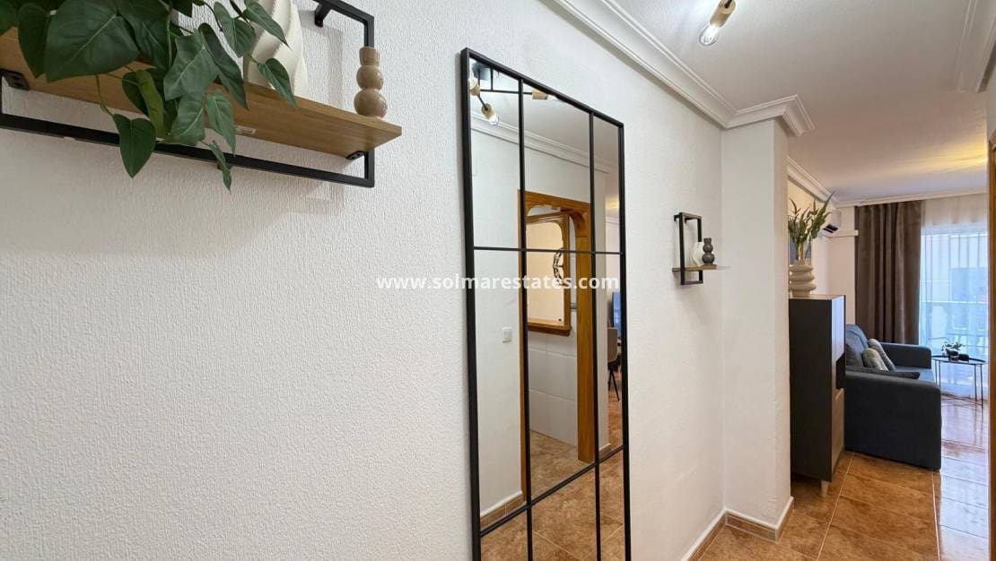 2 Zimmer Apartment zu verkaufen in Torrevieja - 144.900 € (Ref: 9977714)