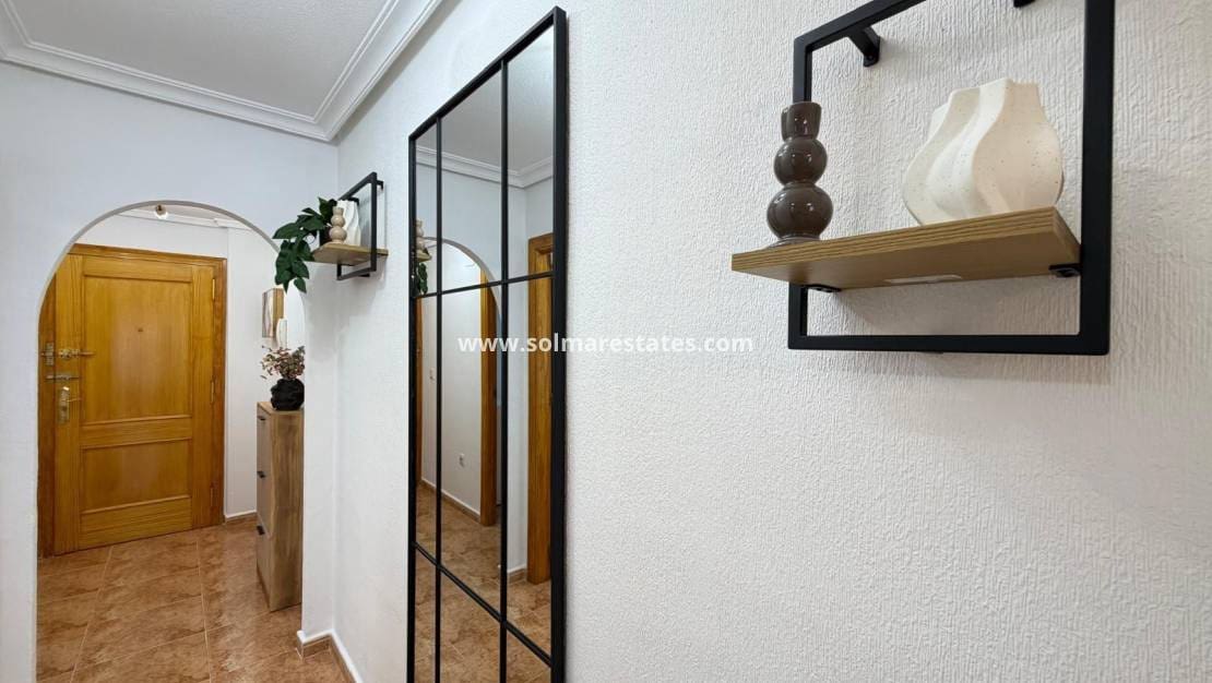 2 Zimmer Apartment zu verkaufen in Torrevieja - 144.900 € (Ref: 9977714)