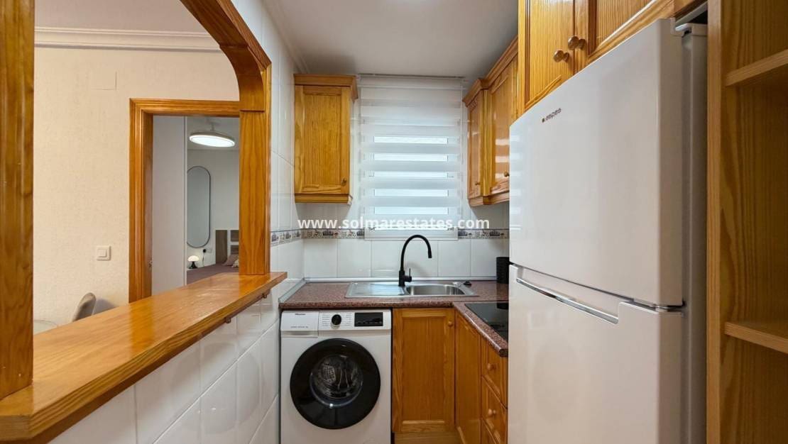 2 Zimmer Apartment zu verkaufen in Torrevieja - 144.900 € (Ref: 9977714)