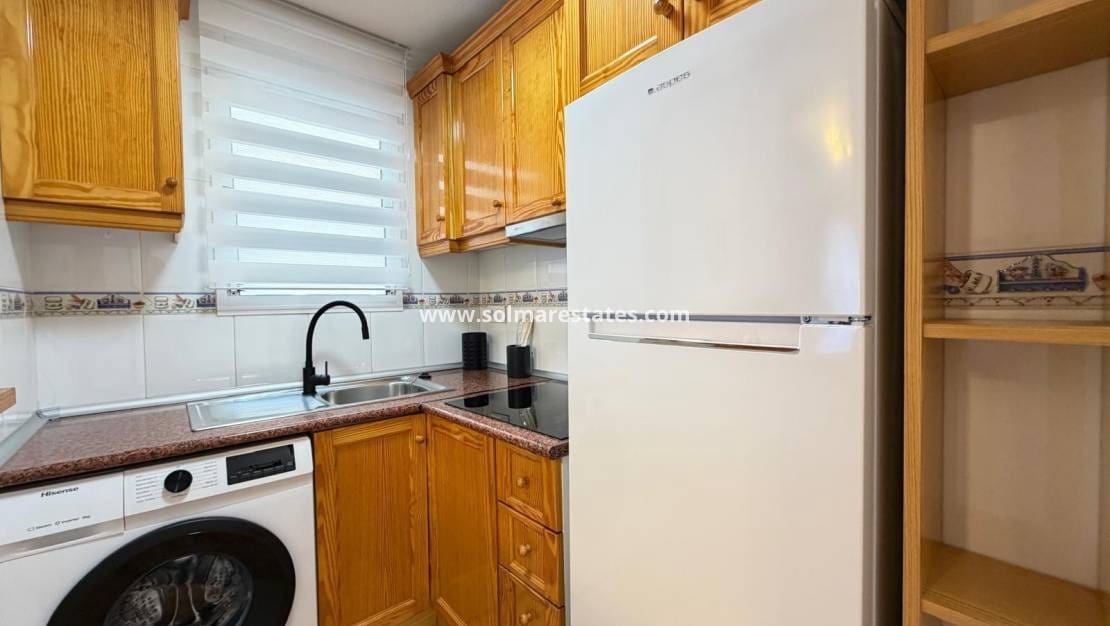 2 Zimmer Apartment zu verkaufen in Torrevieja - 144.900 € (Ref: 9977714)