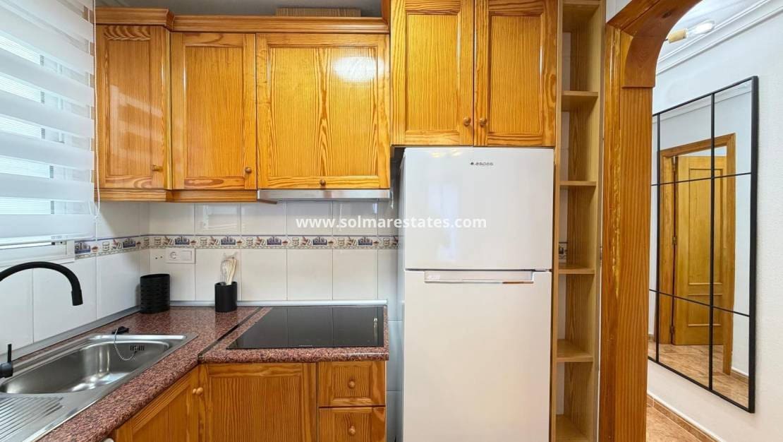 2 Zimmer Apartment zu verkaufen in Torrevieja - 144.900 € (Ref: 9977714)