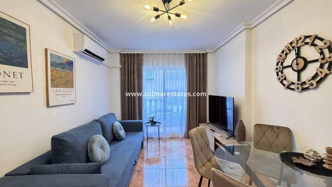 2 Zimmer Apartment zu verkaufen in Torrevieja - 144.900 € (Ref: 9977714)