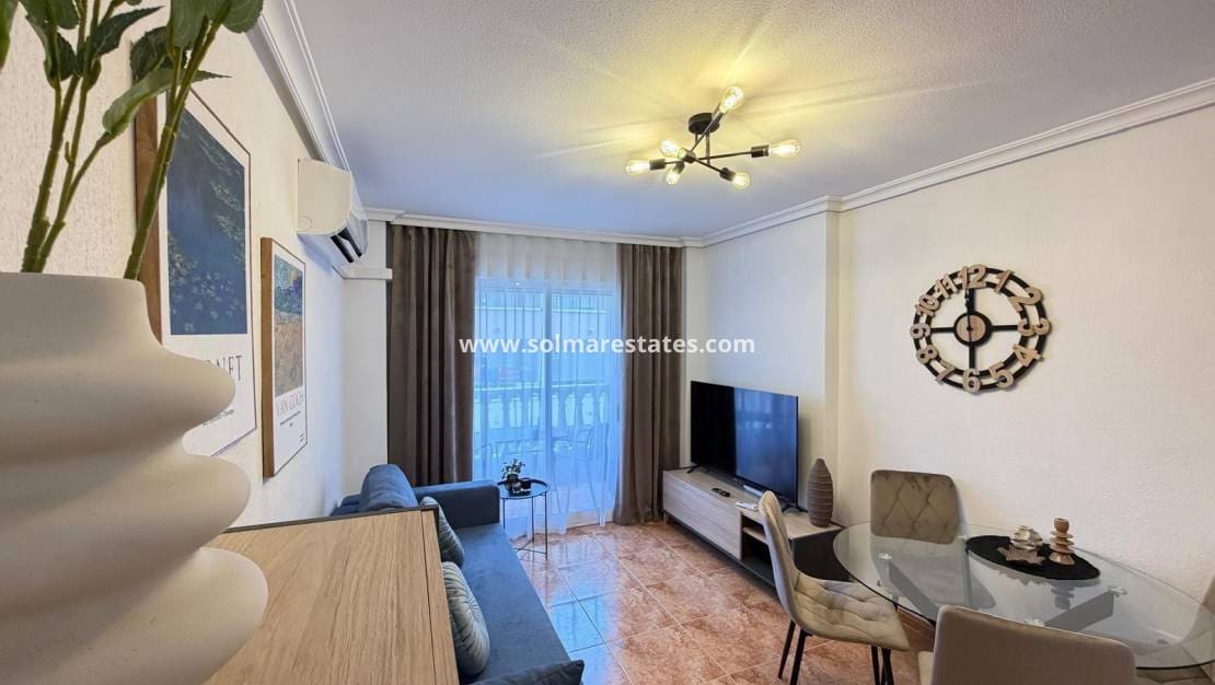 2 Zimmer Apartment zu verkaufen in Torrevieja - 144.900 € (Ref: 9977714)