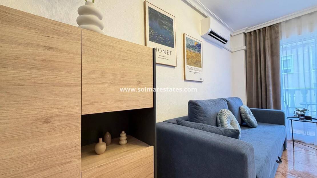 2 Zimmer Apartment zu verkaufen in Torrevieja - 144.900 € (Ref: 9977714)