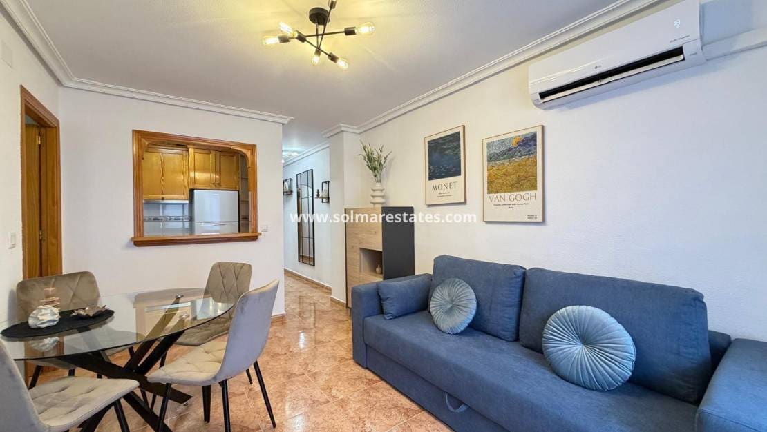 2 Zimmer Apartment zu verkaufen in Torrevieja - 144.900 € (Ref: 9977714)