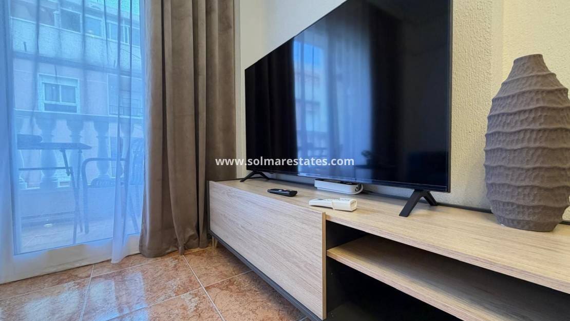2 Zimmer Apartment zu verkaufen in Torrevieja - 144.900 € (Ref: 9977714)