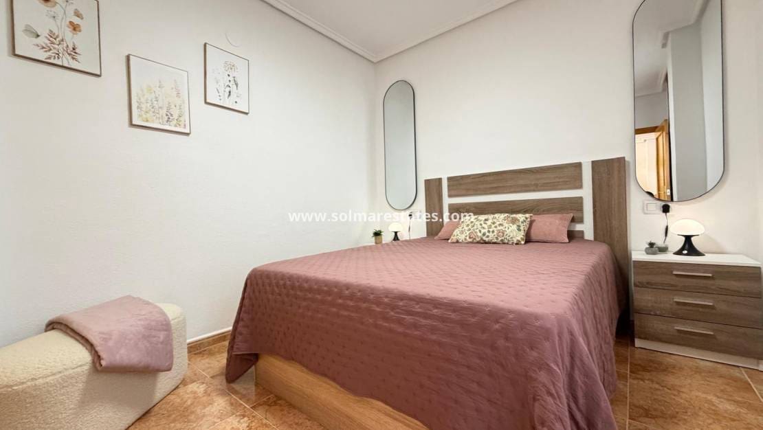 2 Zimmer Apartment zu verkaufen in Torrevieja - 144.900 € (Ref: 9977714)