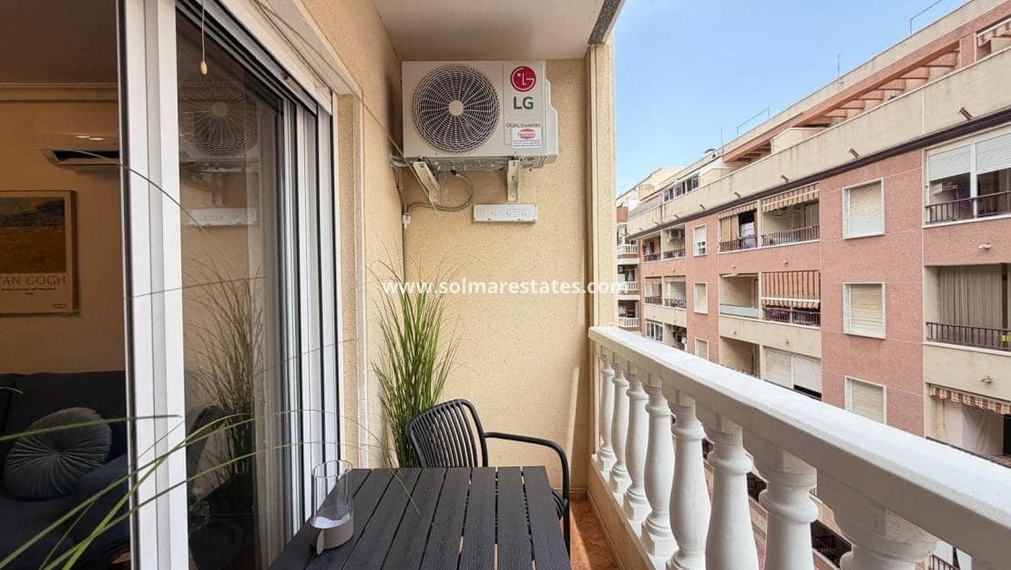 2 Zimmer Apartment zu verkaufen in Torrevieja - 144.900 € (Ref: 9977714)