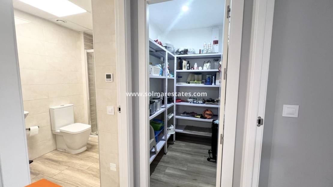 2 sypialnia Apartament na sprzedaż w Villamartin z basenem - 290 000 € (Ref: 9977715)