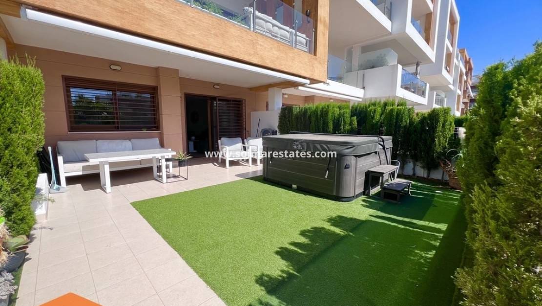 2 sypialnia Apartament na sprzedaż w Villamartin z basenem - 290 000 € (Ref: 9977715)
