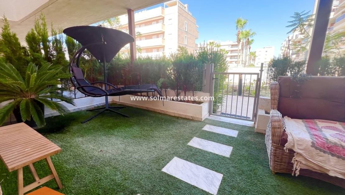 2 sypialnia Apartament na sprzedaż w Villamartin z basenem - 290 000 € (Ref: 9977715)