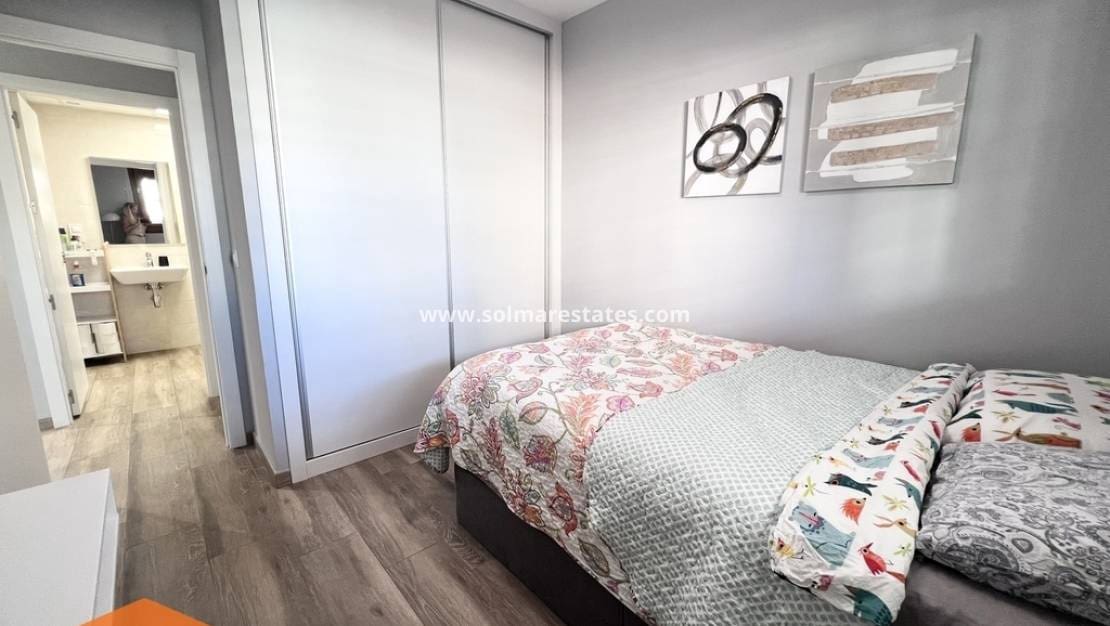 2 sypialnia Apartament na sprzedaż w Villamartin z basenem - 290 000 € (Ref: 9977715)