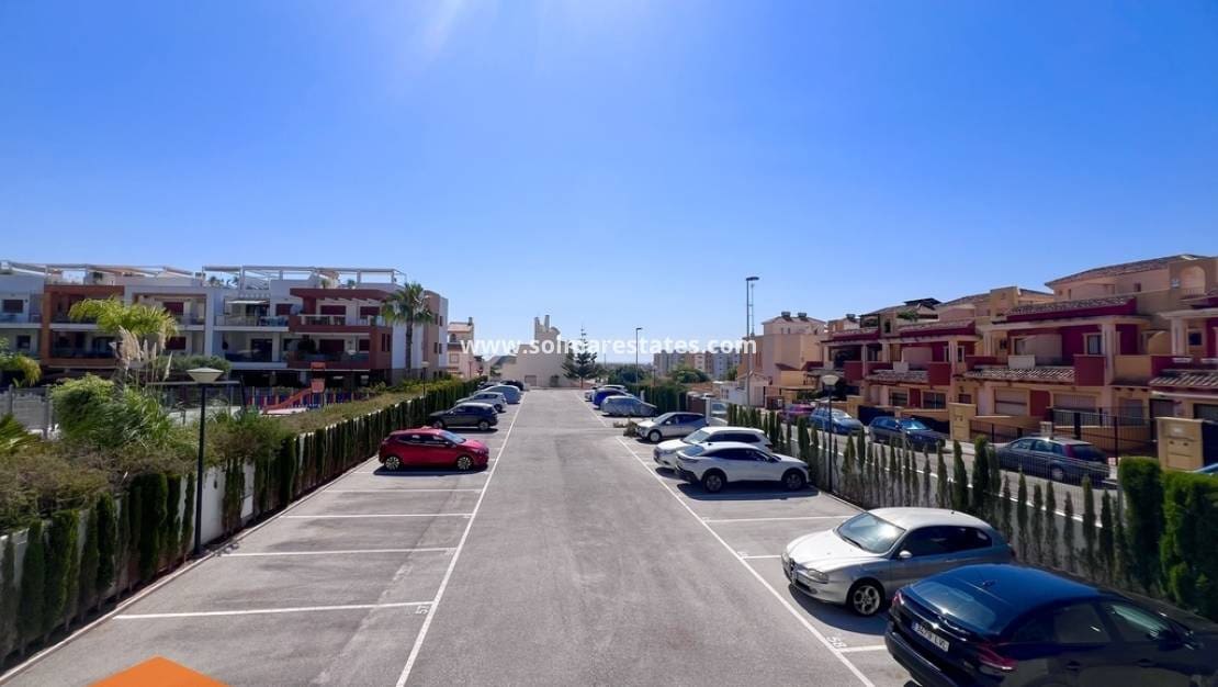 2 sypialnia Apartament na sprzedaż w Villamartin z basenem - 290 000 € (Ref: 9977715)