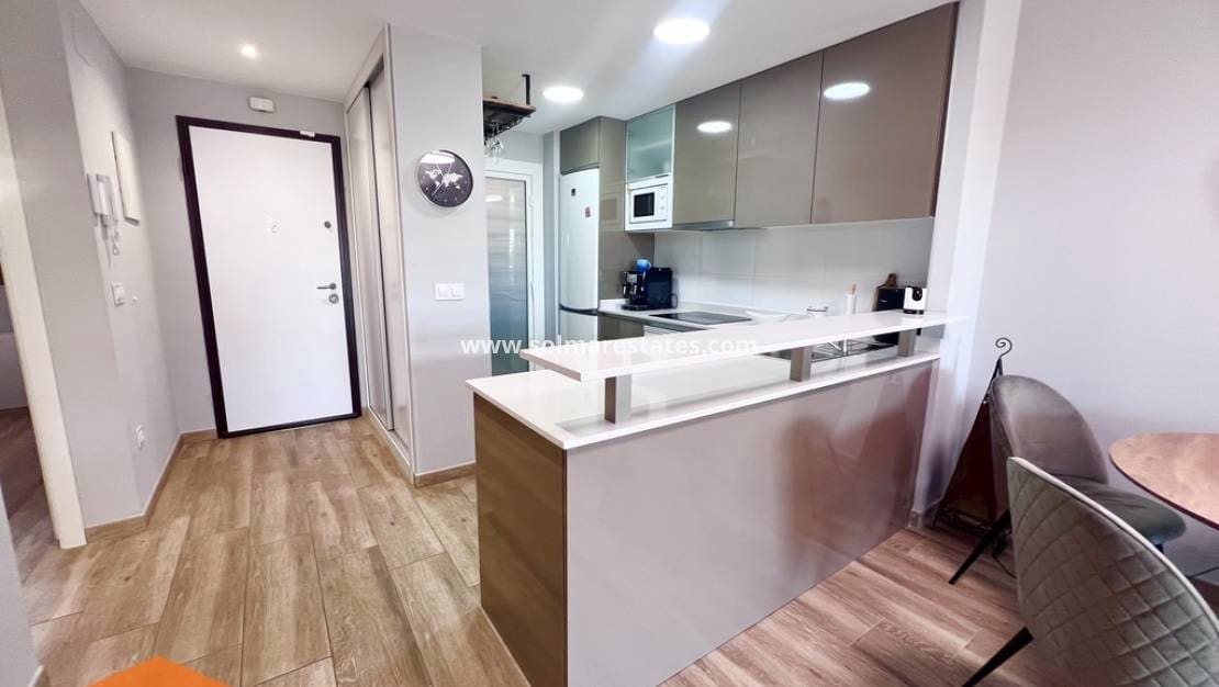 2 sypialnia Apartament na sprzedaż w Villamartin z basenem - 290 000 € (Ref: 9977715)