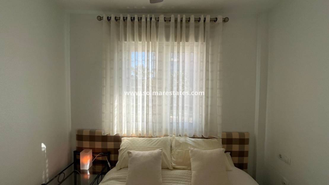 2 slaapkamer Appartement te koop in Villamartin met zwembad - € 164.000 (Ref: 9978059)