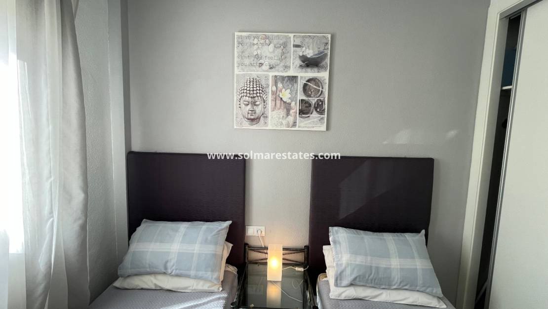 2 slaapkamer Appartement te koop in Villamartin met zwembad - € 164.000 (Ref: 9978059)
