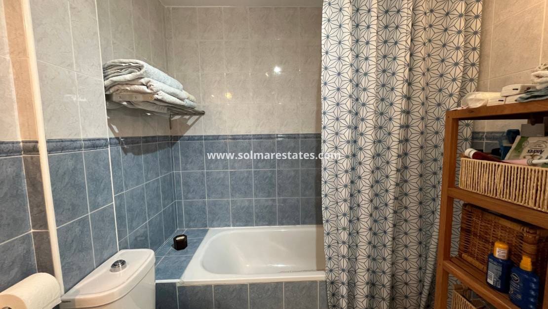 2 slaapkamer Appartement te koop in Villamartin met zwembad - € 164.000 (Ref: 9978059)