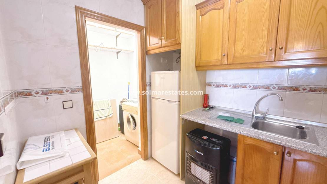 Pareado de 3 habitaciones en Villamartin en venta con piscina - 179.950 € (Ref: 9980641)