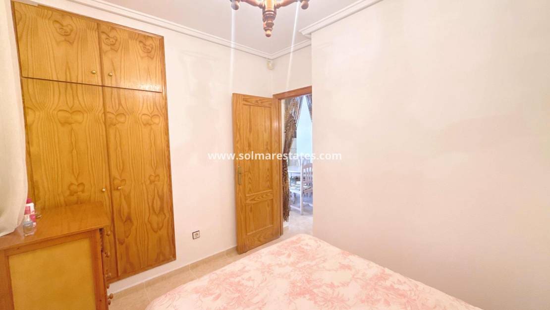 Pareado de 3 habitaciones en Villamartin en venta con piscina - 179.950 € (Ref: 9980641)