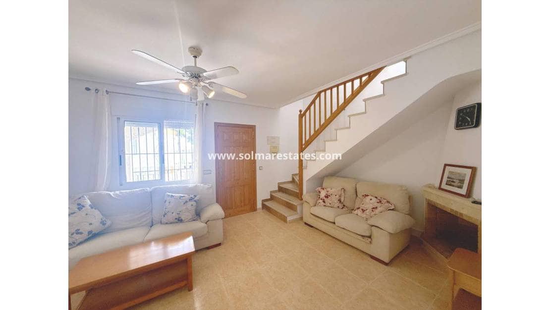 Pareado de 3 habitaciones en Villamartin en venta con piscina - 179.950 € (Ref: 9980641)