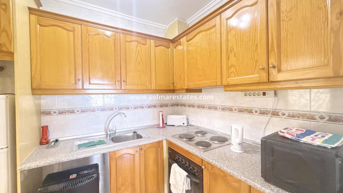 Pareado de 3 habitaciones en Villamartin en venta con piscina - 179.950 € (Ref: 9980641)