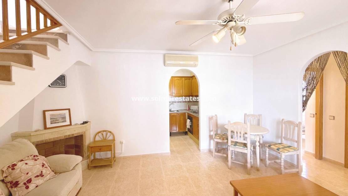 Pareado de 3 habitaciones en Villamartin en venta con piscina - 179.950 € (Ref: 9980641)
