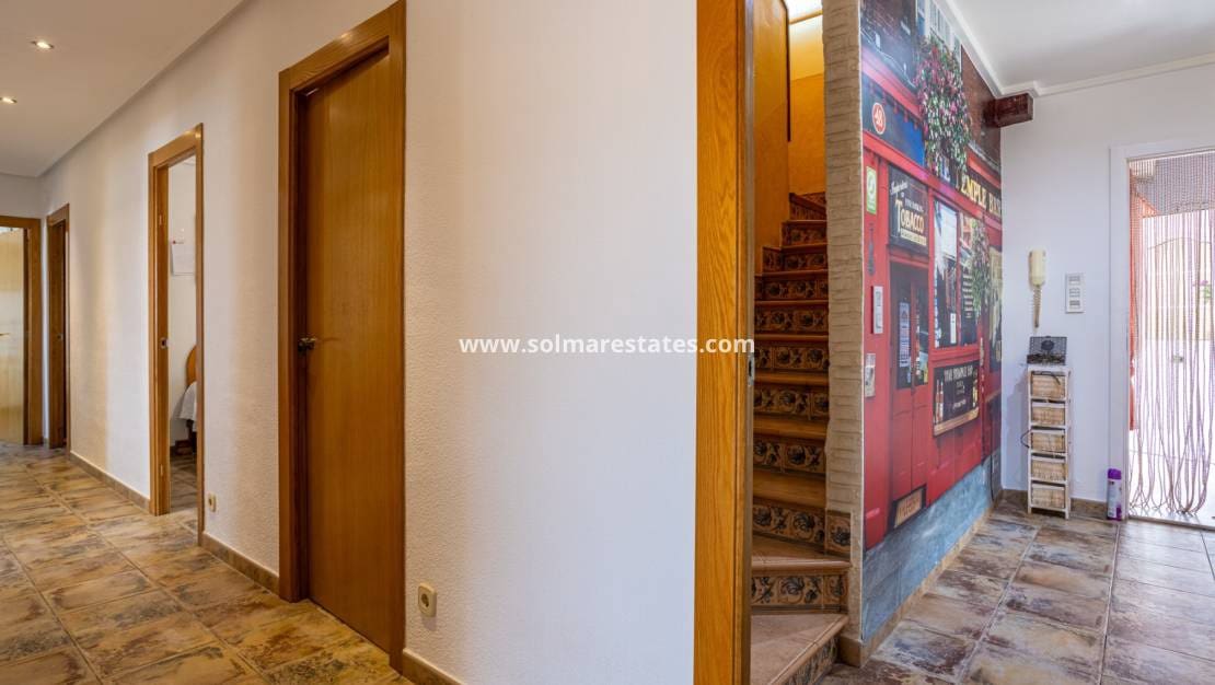 5 Zimmer Villa zu verkaufen in La Hoya mit Pool - 510.000 € (Ref: 9981349)