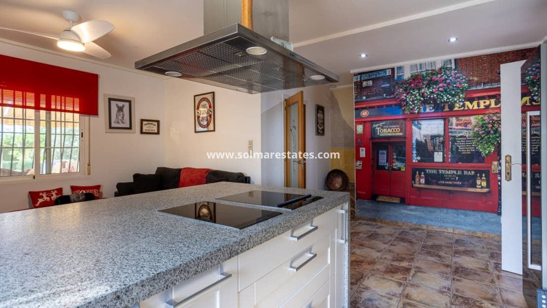 5 Zimmer Villa zu verkaufen in La Hoya mit Pool - 510.000 € (Ref: 9981349)
