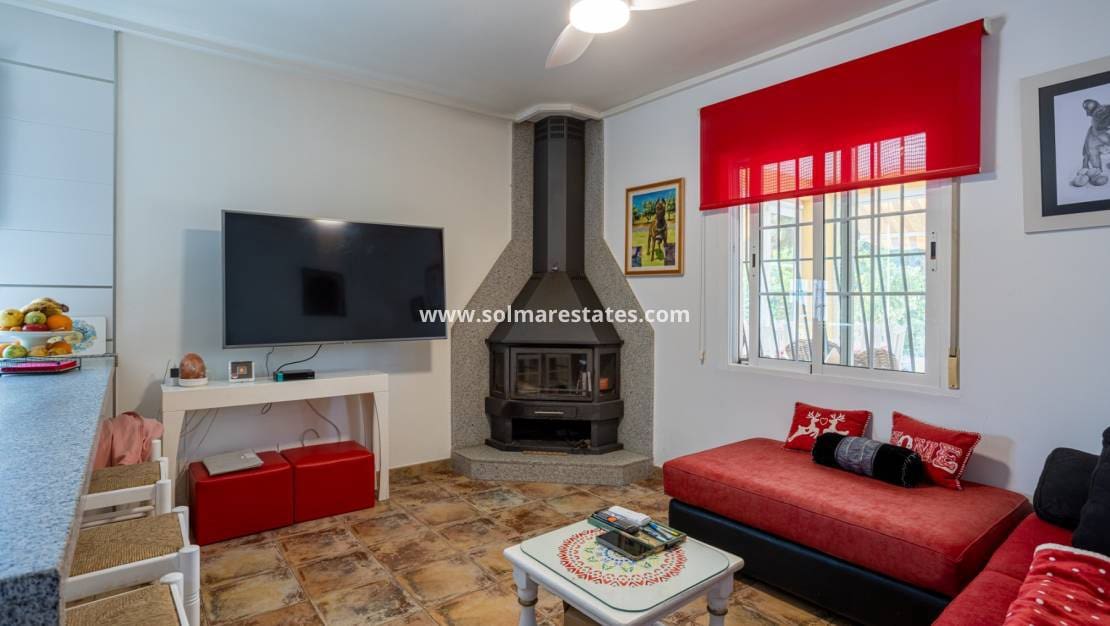 5 Zimmer Villa zu verkaufen in La Hoya mit Pool - 510.000 € (Ref: 9981349)