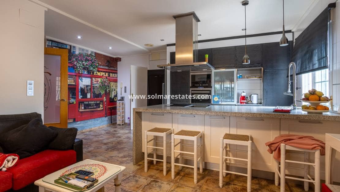 5 Zimmer Villa zu verkaufen in La Hoya mit Pool - 510.000 € (Ref: 9981349)