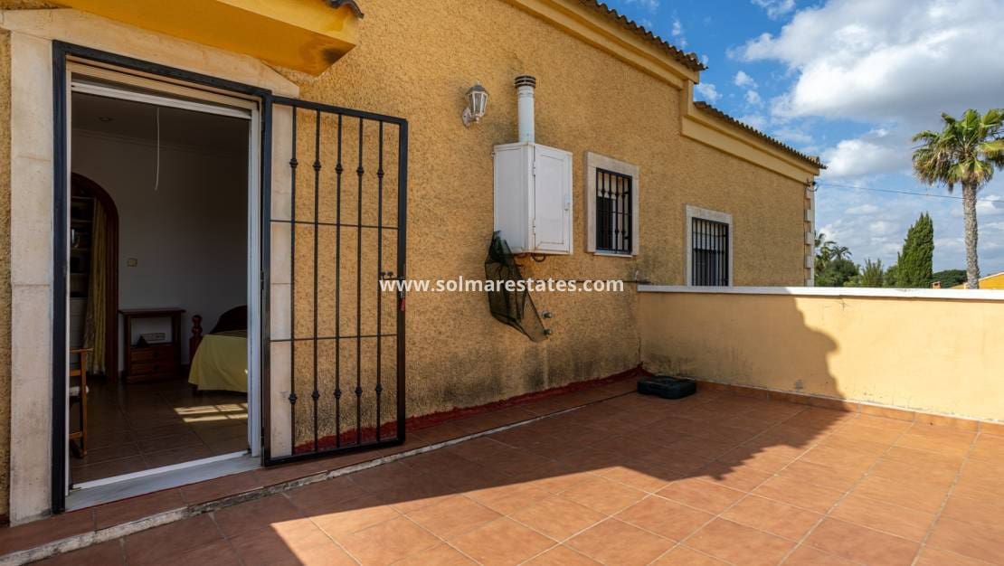 5 Zimmer Villa zu verkaufen in La Hoya mit Pool - 510.000 € (Ref: 9981349)