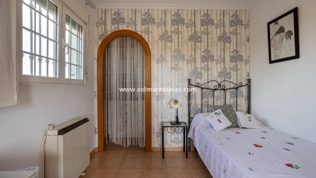 5 Zimmer Villa zu verkaufen in La Hoya mit Pool - 510.000 € (Ref: 9981349)