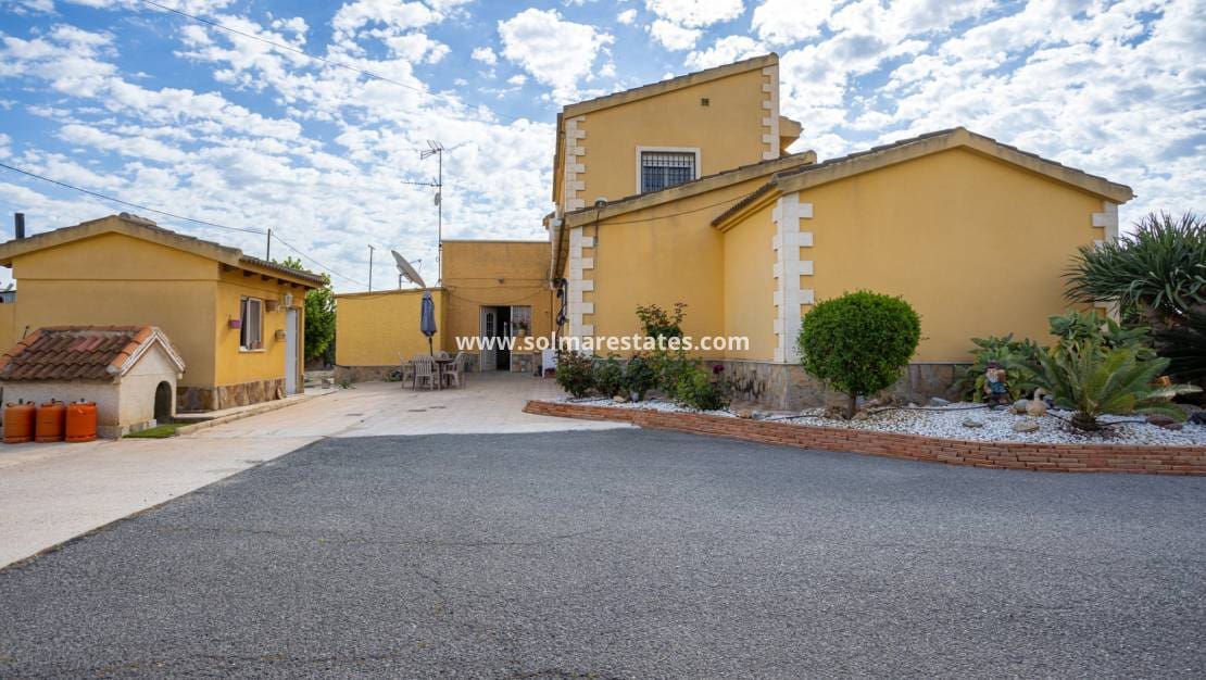 5 Zimmer Villa zu verkaufen in La Hoya mit Pool - 510.000 € (Ref: 9981349)