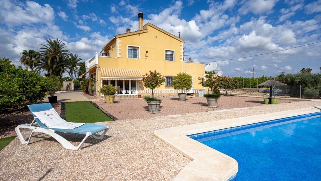 5 Zimmer Villa zu verkaufen in La Hoya mit Pool - 510.000 € (Ref: 9981349)