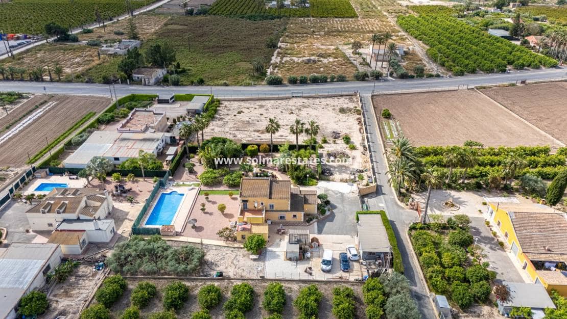 5 Zimmer Villa zu verkaufen in La Hoya mit Pool - 510.000 € (Ref: 9981349)