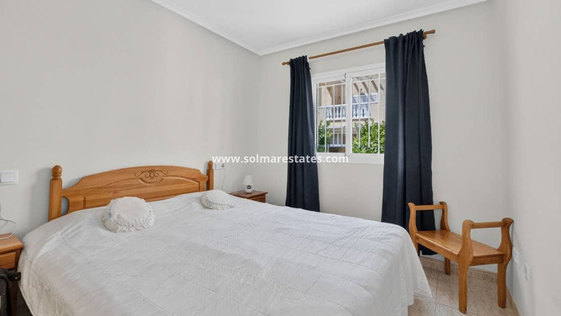 2 soverom Leilighet til salgs i Playa Flamenca med svømmebasseng - € 226 000 (Ref: 9981474)