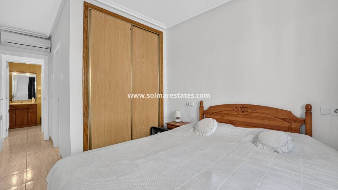 2 soverom Leilighet til salgs i Playa Flamenca med svømmebasseng - € 226 000 (Ref: 9981474)
