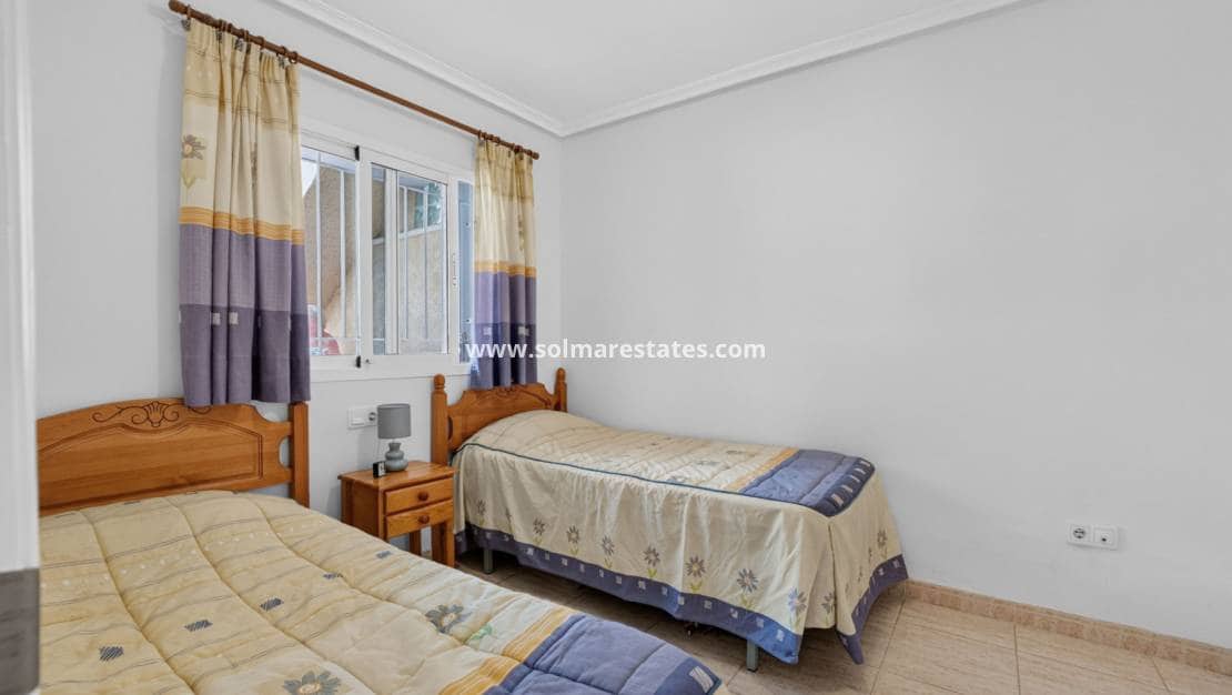 2 soverom Leilighet til salgs i Playa Flamenca med svømmebasseng - € 226 000 (Ref: 9981474)