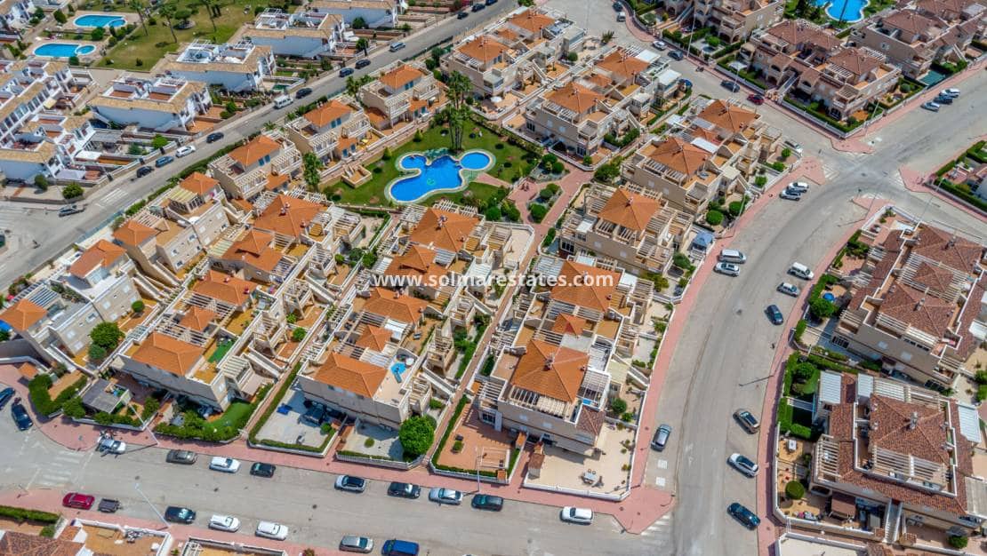 2 soverom Leilighet til salgs i Playa Flamenca med svømmebasseng - € 226 000 (Ref: 9981474)