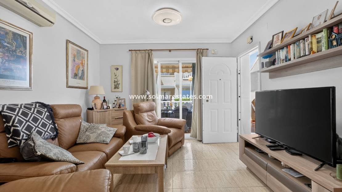 2 soverom Leilighet til salgs i Playa Flamenca med svømmebasseng - € 226 000 (Ref: 9981474)