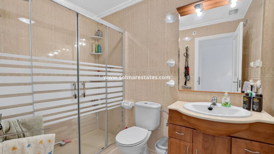 2 soverom Leilighet til salgs i Playa Flamenca med svømmebasseng - € 226 000 (Ref: 9981474)